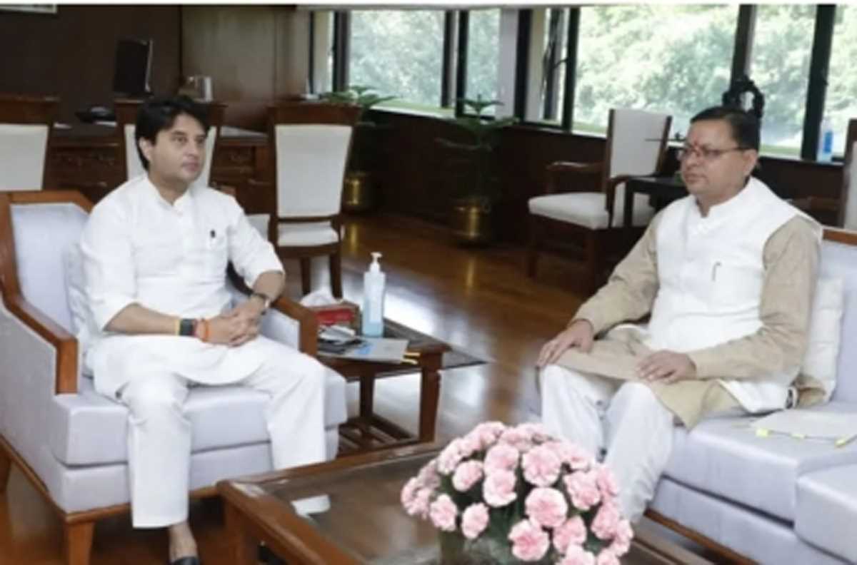 दिल्ली में मुख्यमंत्री धामी ने की सिंधिया से मुलाकात, उत्तराखंड में एयर कनेक्टिविटी बढ़ाने को लेकर हुई चर्चा